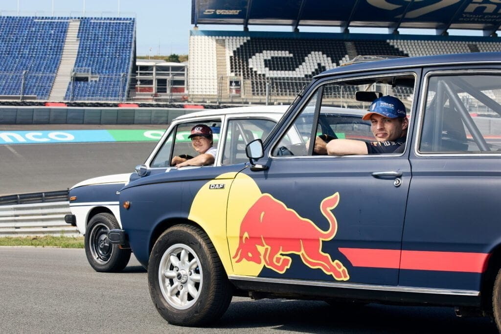 Max Verstappen: Een Kijkje in de indrukwekkende Autocollectie van de F1-Kampioen