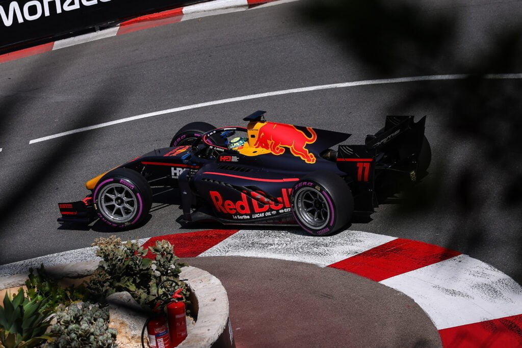 Ayumu Iwasa wint de Formule 2 Sprint Race in Monaco, Richard Verschoor eindigt vierde