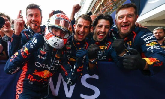 Red Bull Racing zet nieuw seizoensrecord met bliksemsnelle pitstop