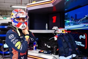 FIA erkent fout: Verstappen had gridstraf verdiend in Singapore