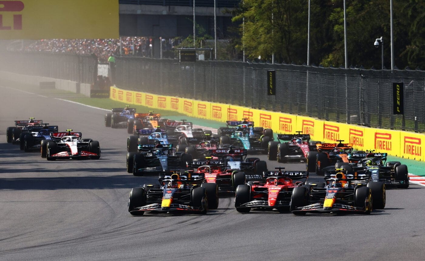 Perez reflecteert op Mexicaanse GP: "Risico genomen om Verstappen te verslaan, maar betaalde de prijs"