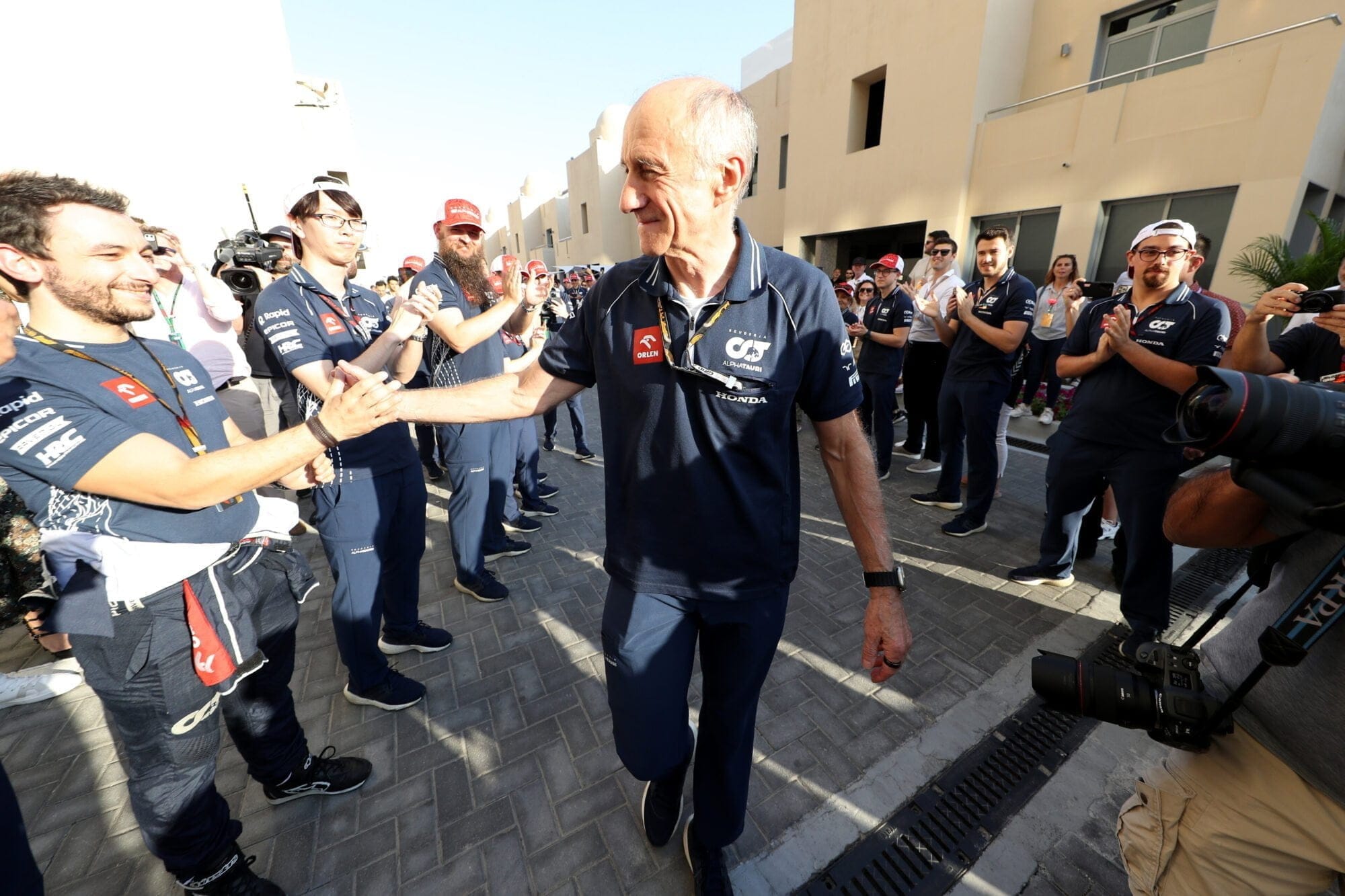 Vaarwel aan een paddock-icoon: Het einde van een tijdperk voor Franz Tost na 18 jaar in de Formule 1
