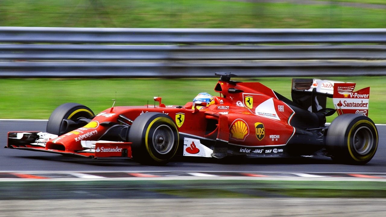 De technieken van een Formule 1 auto in een leasewagen