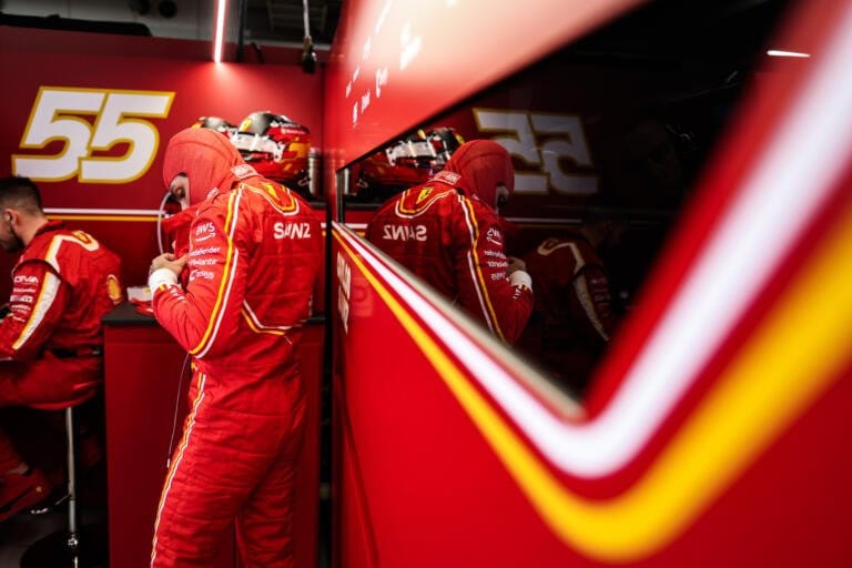 Zorgt één detail voor problemen contract tussen Sainz en Mercedes?