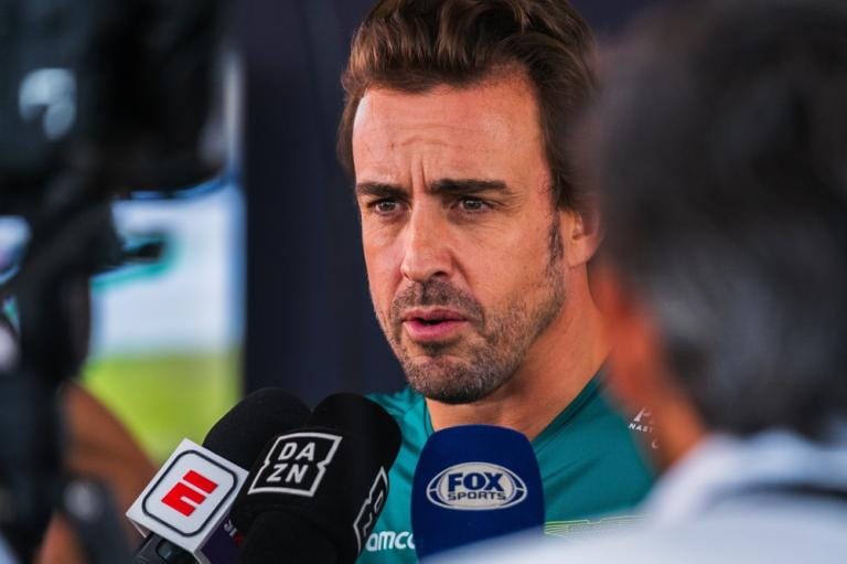 Aston Martin vecht straf Alonso na sprintrace China aan