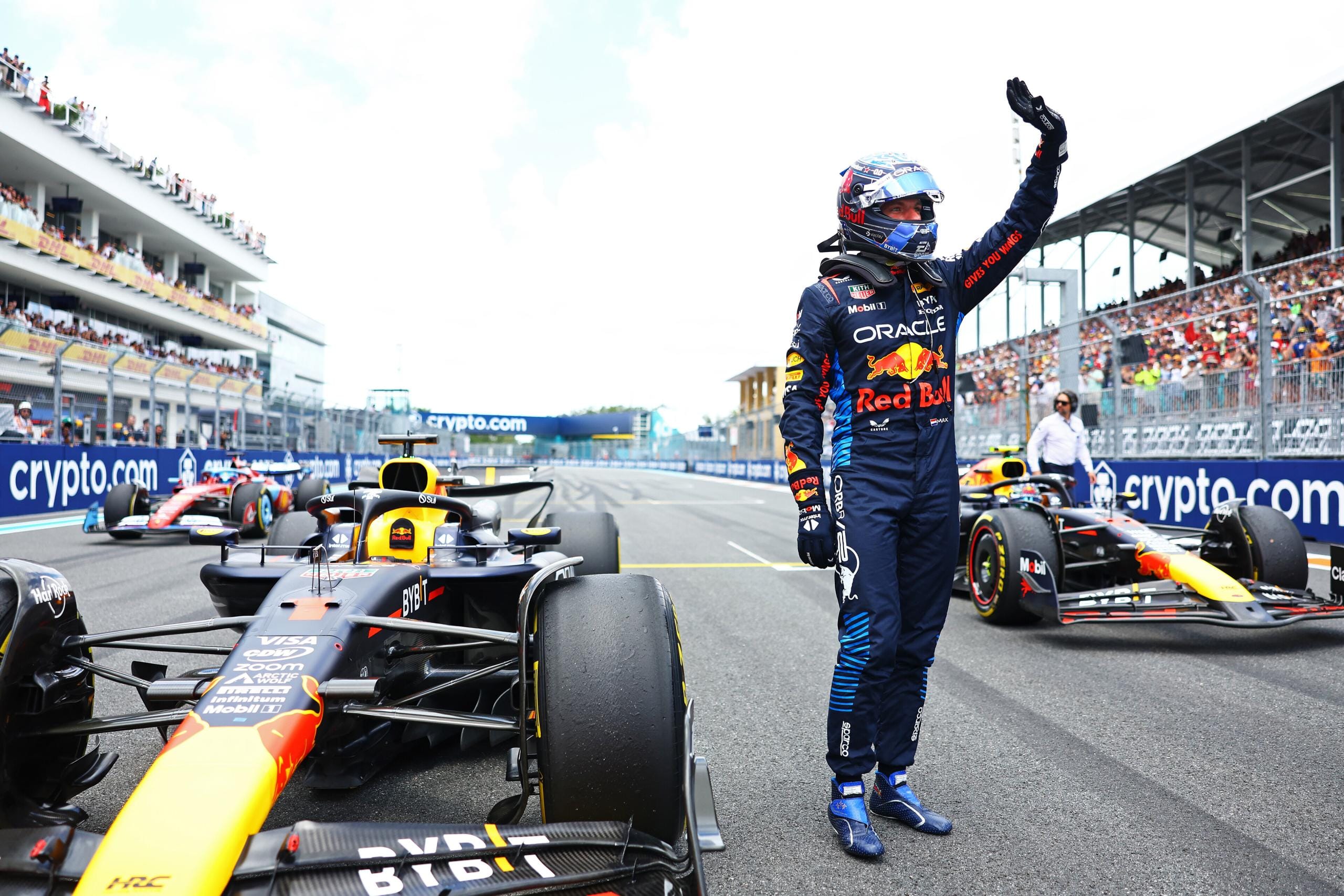 Max Verstappen wint spannende sprint in hete Miami
