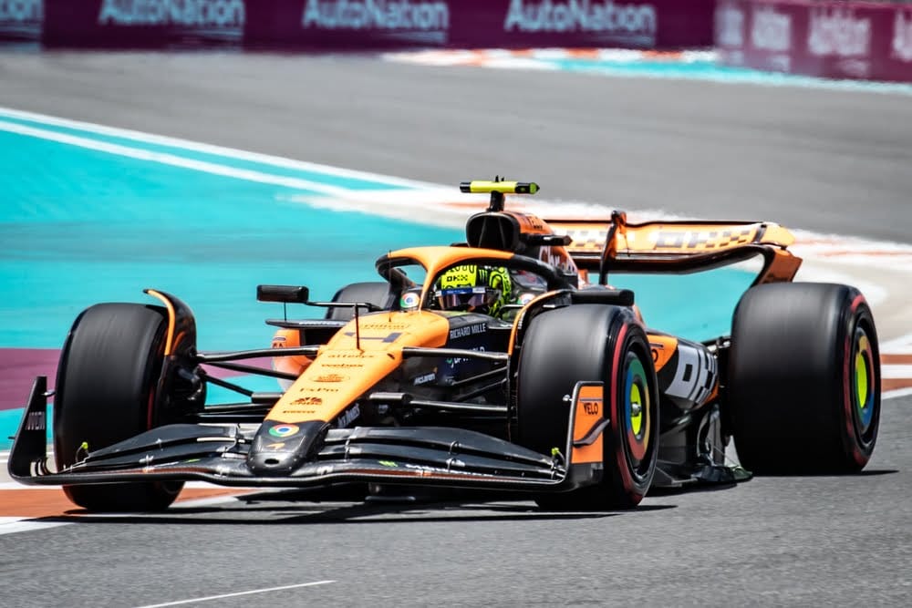 Norris en Piastri temperen verwachtingen na McLaren overwinning