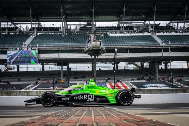 Rinus Veekay herstelt zich spectaculair in Indy 500 kwalificatie