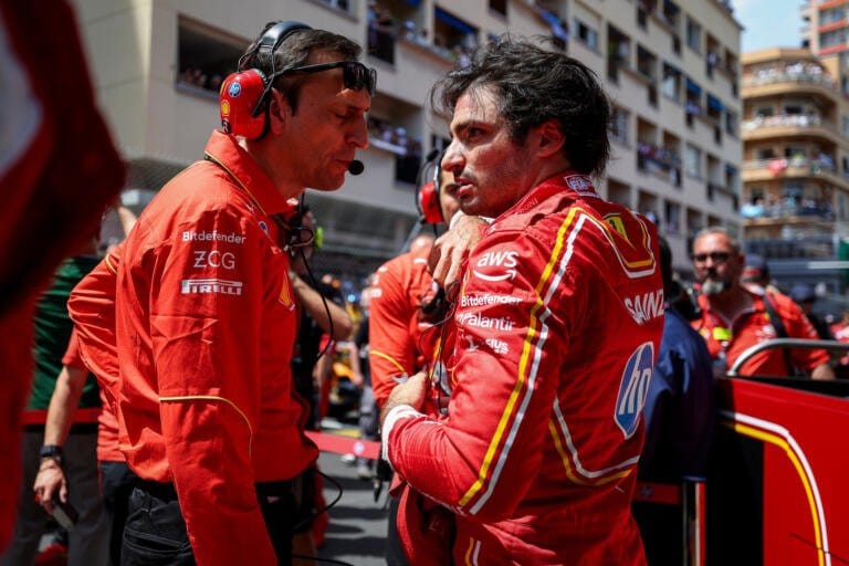 Sainz toont professionaliteit ondanks geplande vertrek bij Ferrari