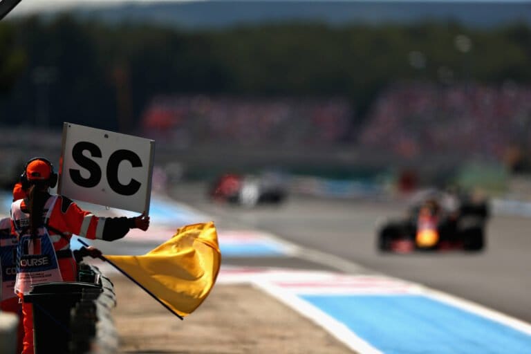 Zonder hen geen race: Het verhaal achter F1-marshals