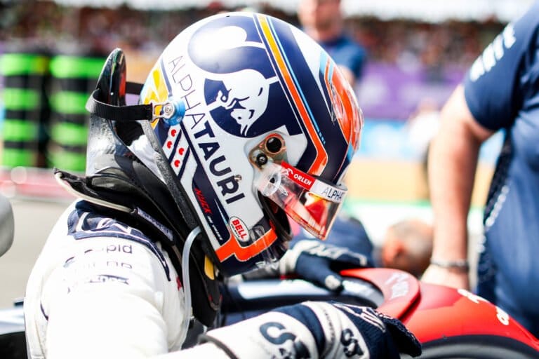 Waarom een F1-helm meer kost dan je auto