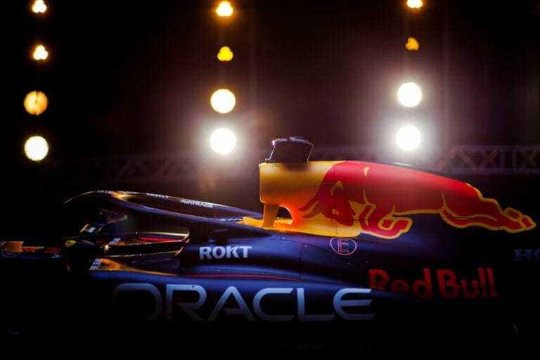 RB21 eindelijk onthuld: Dit is de nieuwe wapen van Verstappen en Lawson