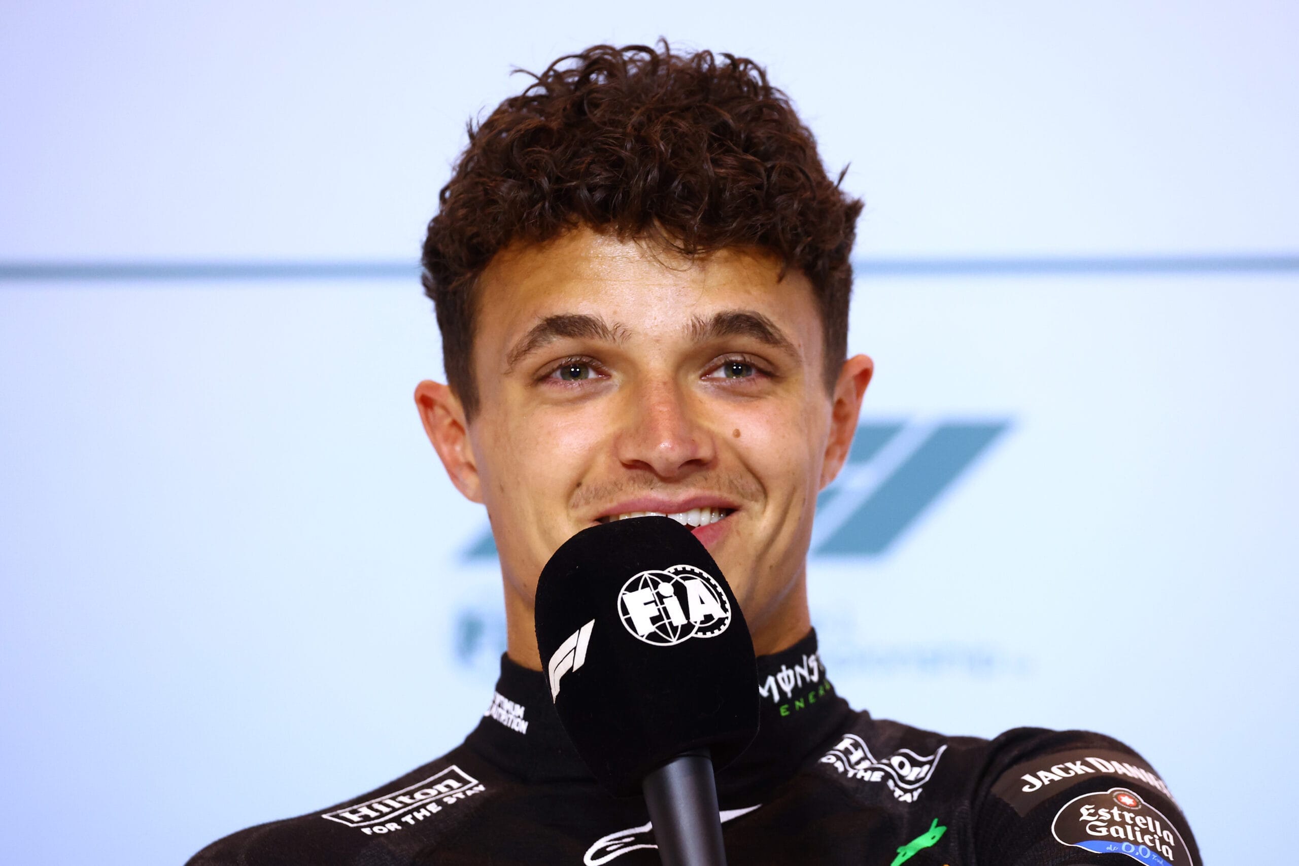 Norris uit kritiek op Verstappen na verhit duel: Hij racet niet slim