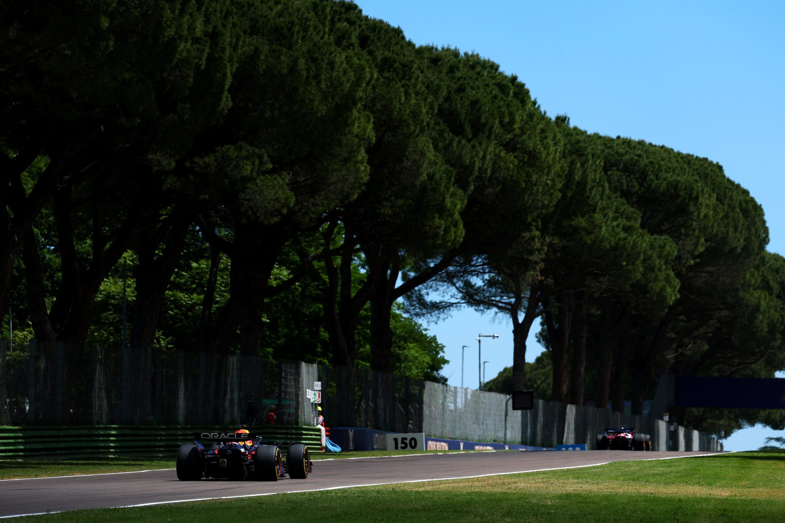Verstappen verrast op mediums, maar Norris pakt toch P1 in VT3