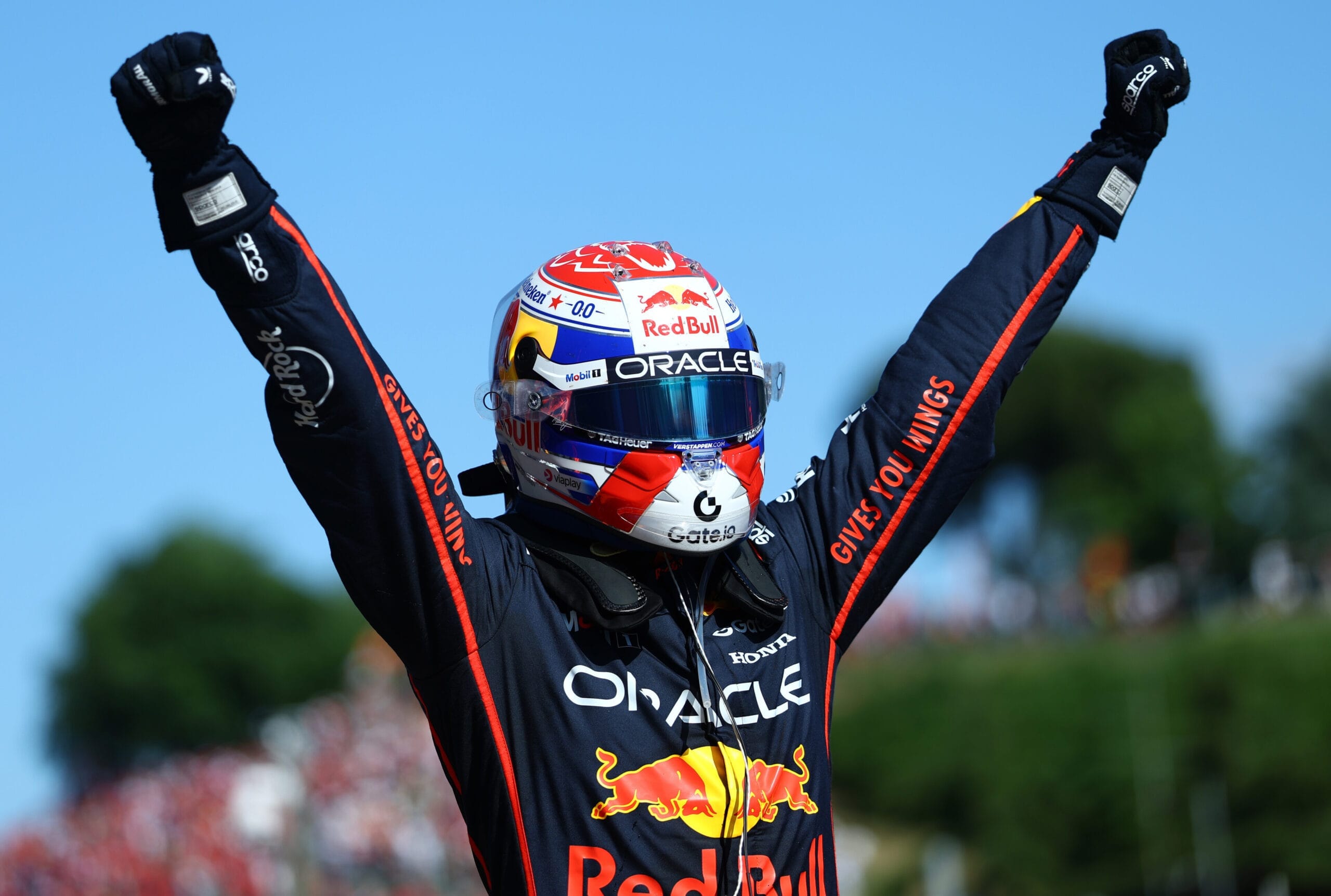 Verstappen verrast McLaren met meesterlijke inhaalactie in Imola
