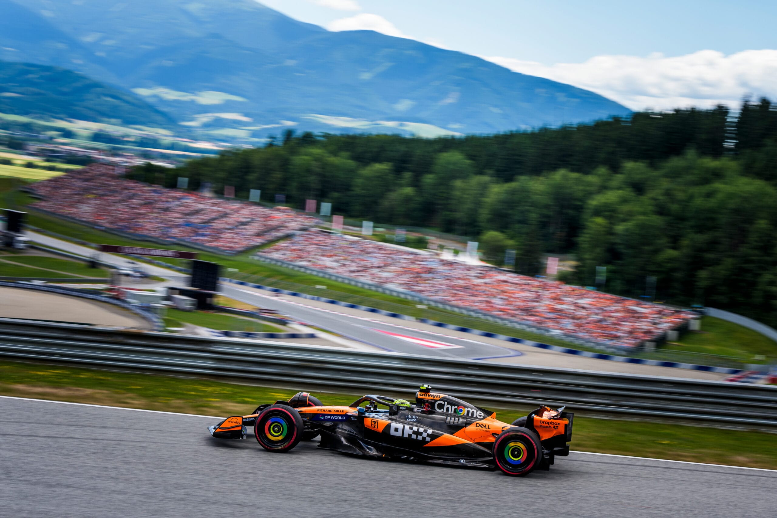 McLaren domineert laatste training in Oostenrijk: Verstappen zoekt antwoord