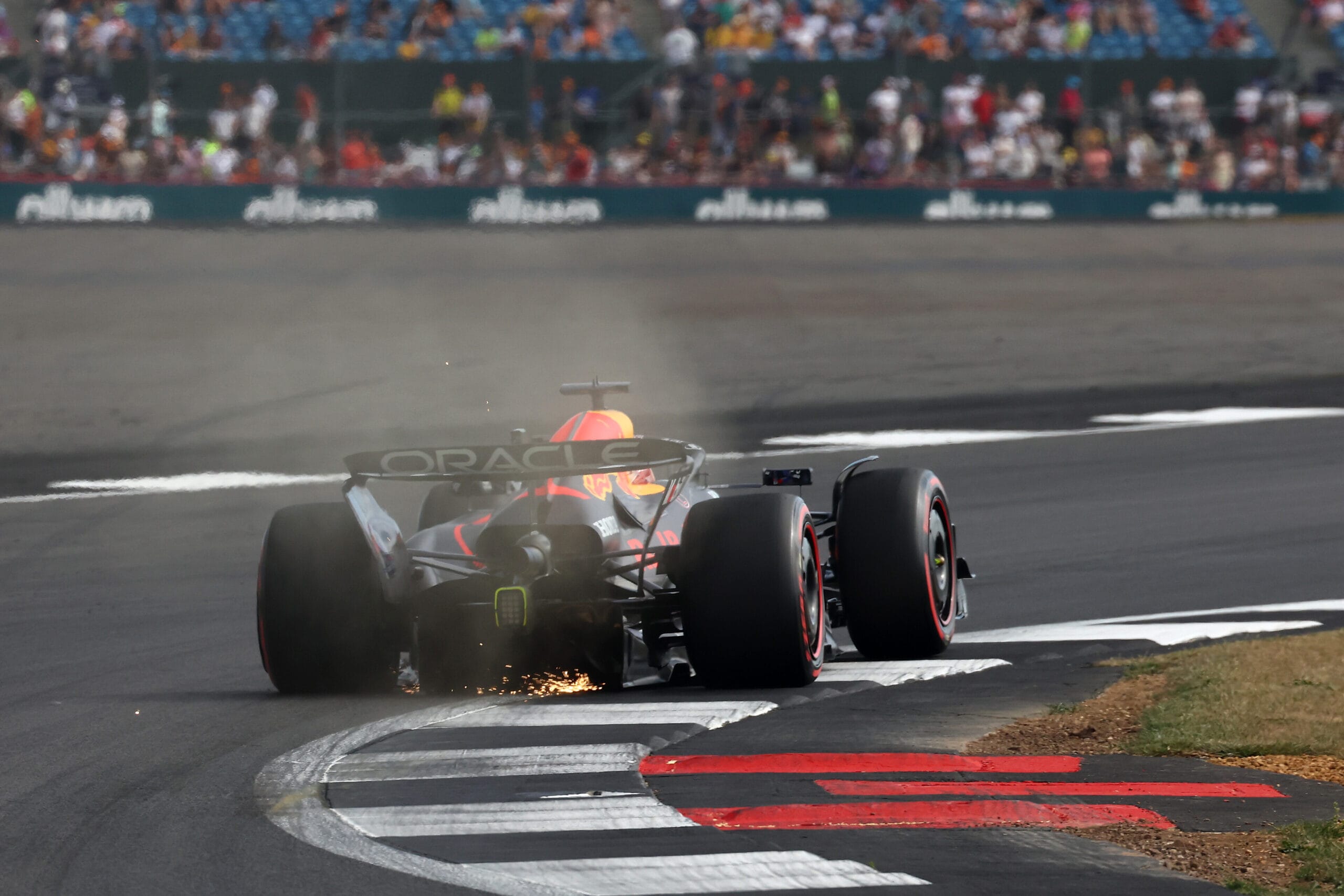 McLaren slaat kloof tijdens tweede training Silverstone