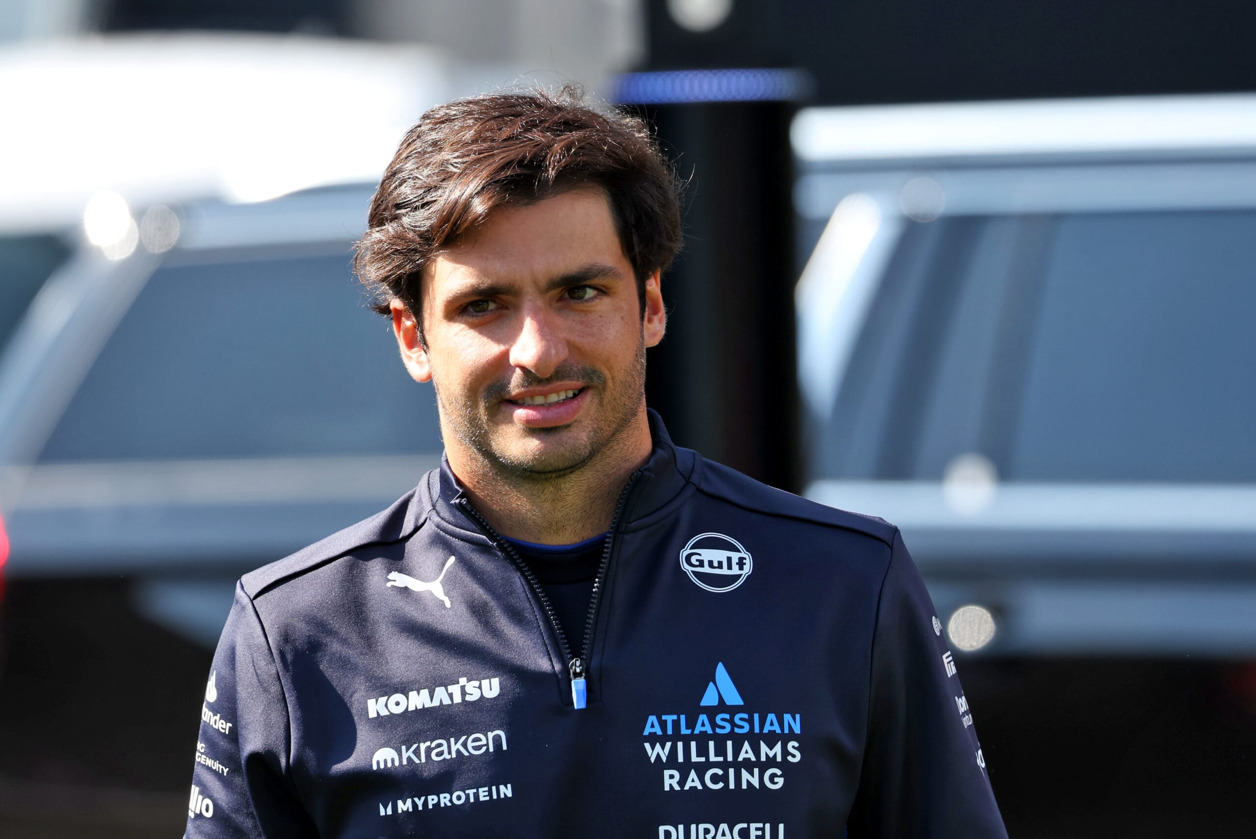 Sainz onthult innerlijke strijd na Hamilton-besluit bij Ferrari