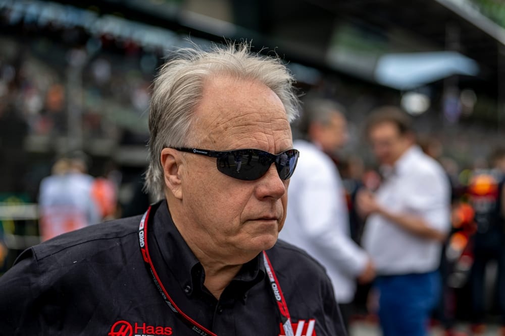 Gene Haas stapt voor het eerst in eigen F1-bolide tijdens Goodwood