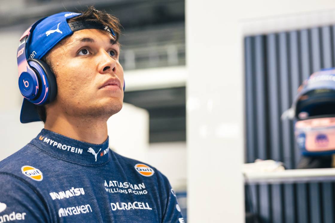 Albon leidt teamduel bij Williams ondanks alle aandacht voor Sainz