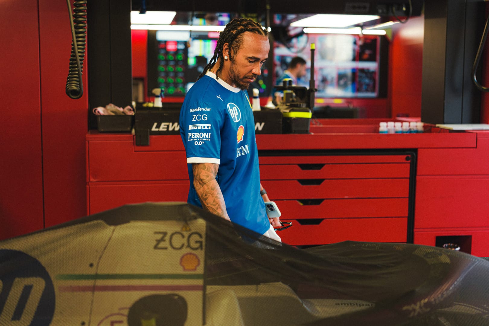 Hamilton baalt van gemiste strategiekans Ferrari op Monza
