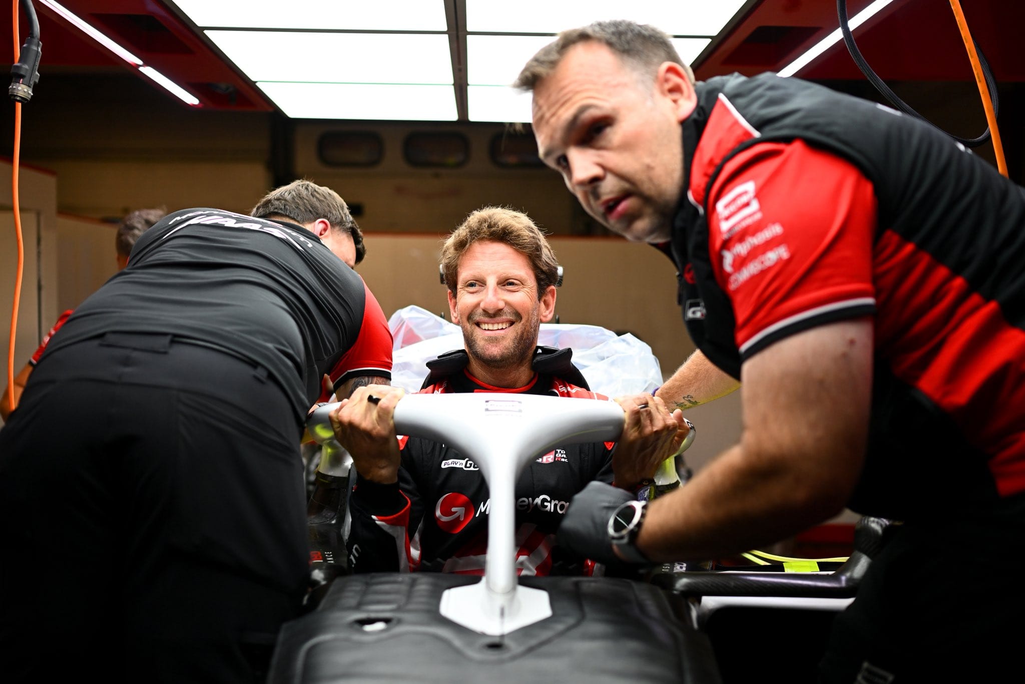 Grosjean huilt na emotionele terugkeer in Formule 1-auto