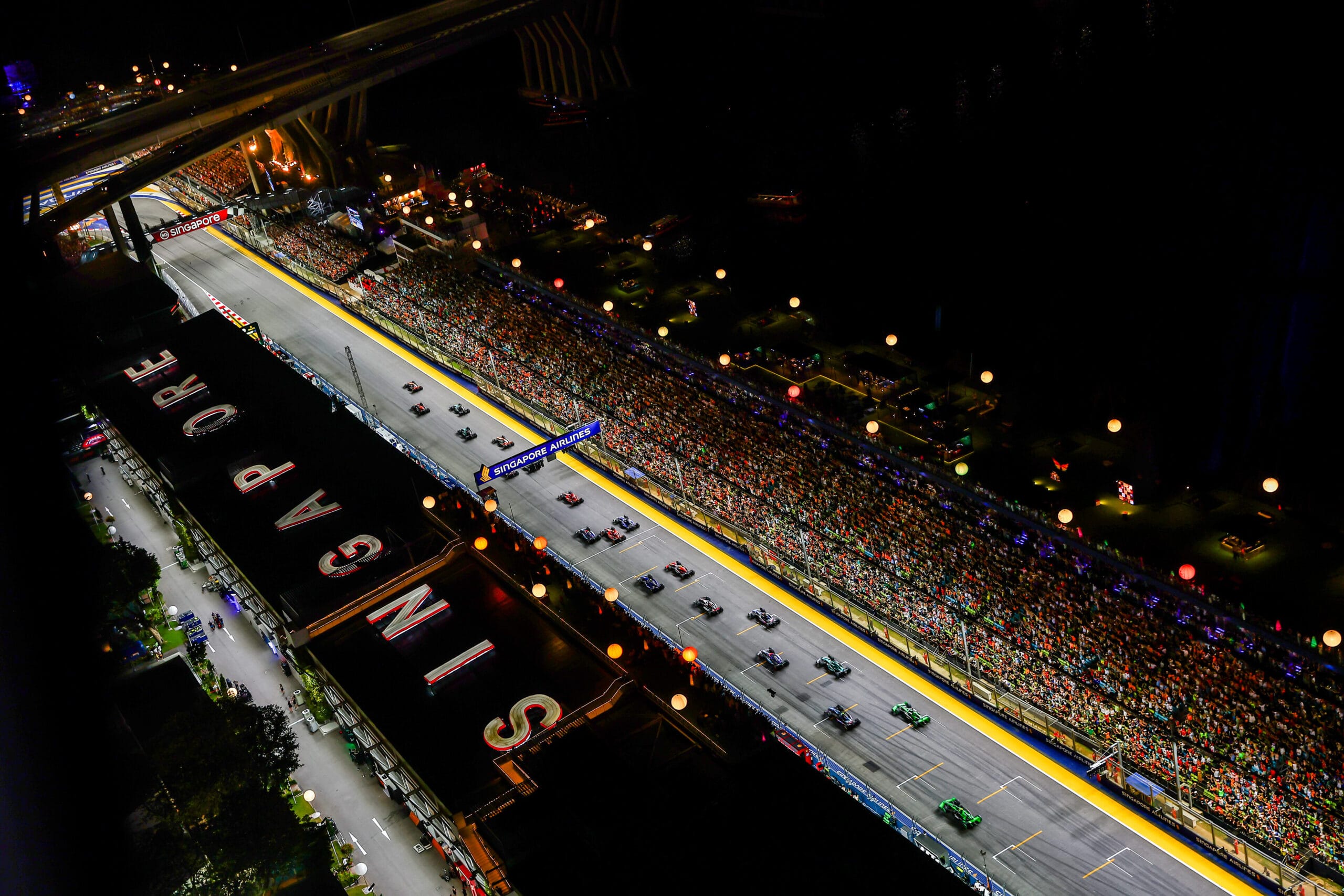 Formule 1-coureurs krijgen te maken met extreem weer in Singapore