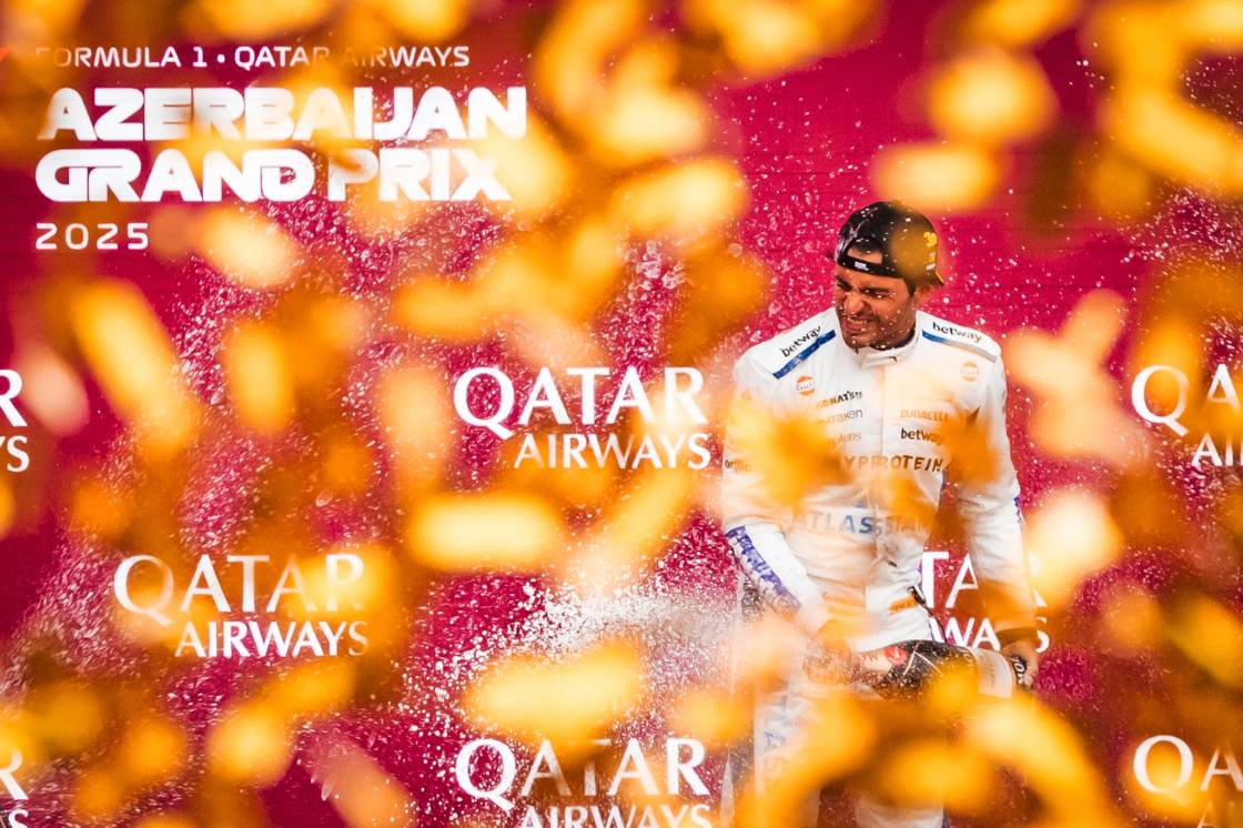 Sainz senior verrast door prestatie zoon in Baku