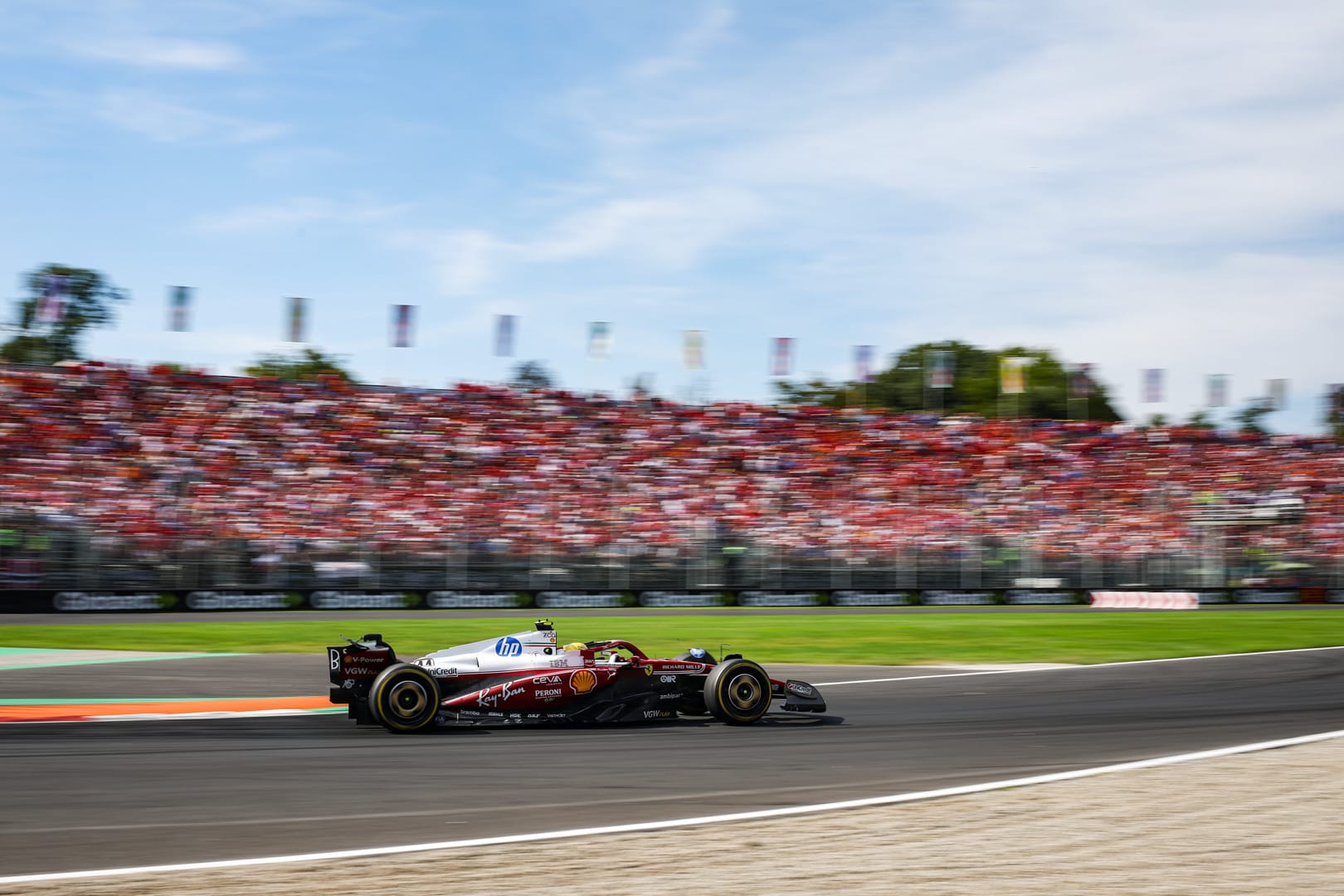 Hamilton onder vuur na weigering Leclerc te steunen