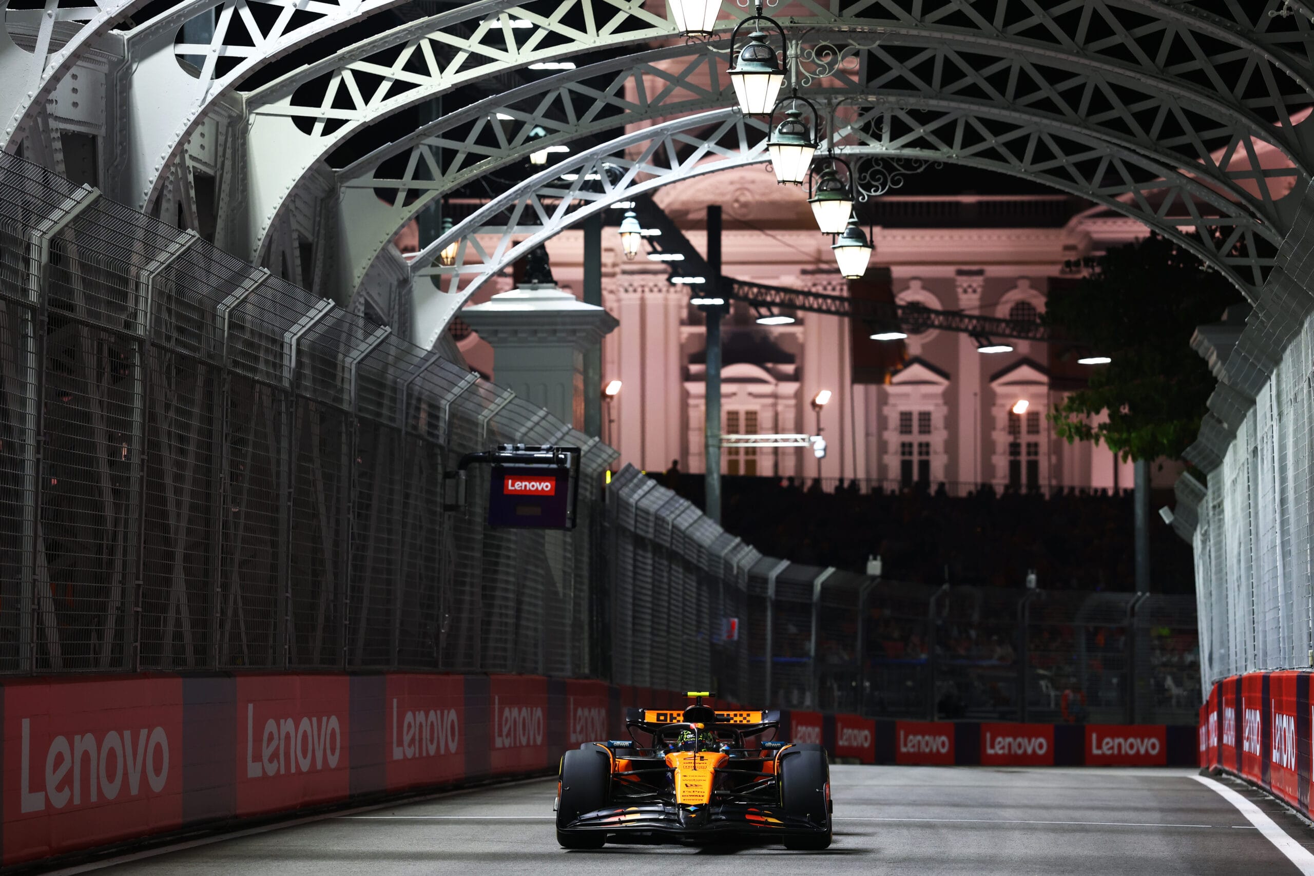 Piastri gefrustreerd na incident met Norris tijdens start in Singapore