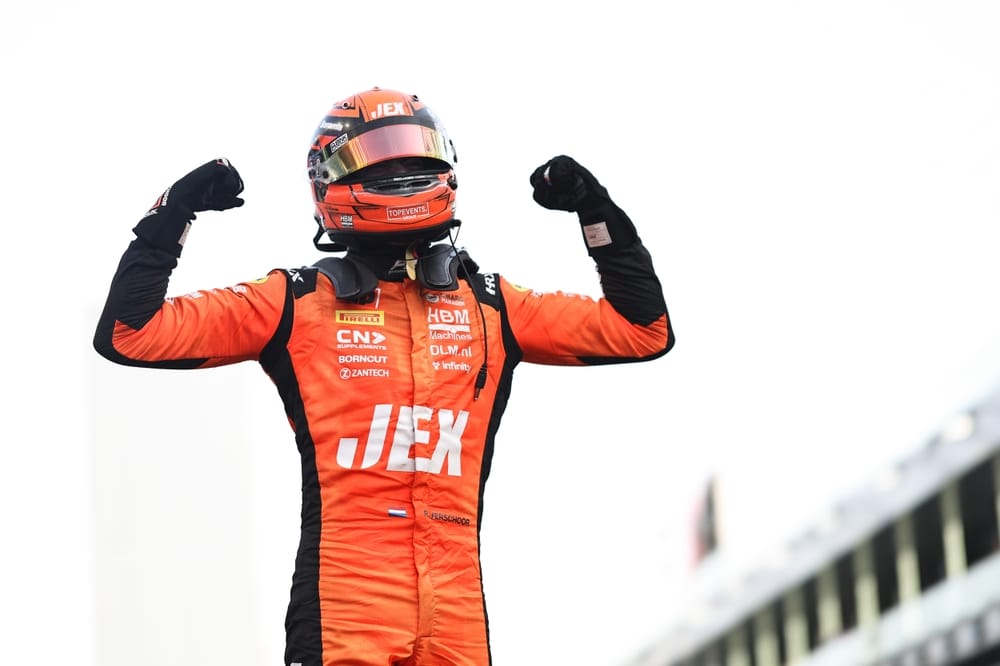 Verschoor laat mysterieuze glimlach zien bij vraag over F1-debuut