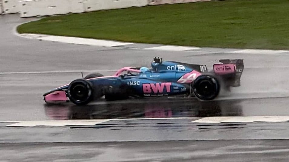 Pierre Gasly maakt eerste kilometers in nieuwe Alpine met Mercedes aandrijving