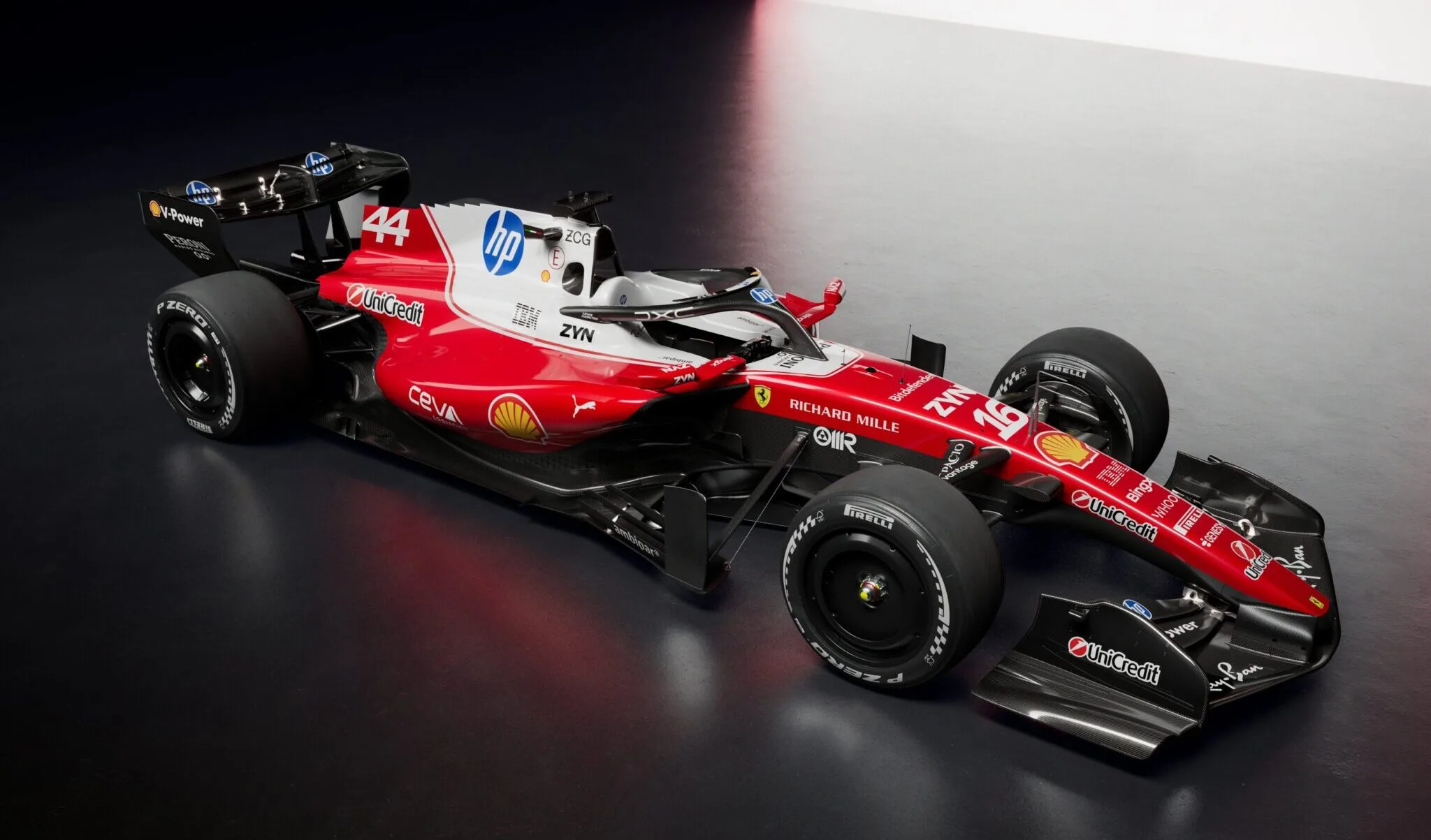 Hamilton maakt eerste meters in nieuwe Ferrari SF-26
