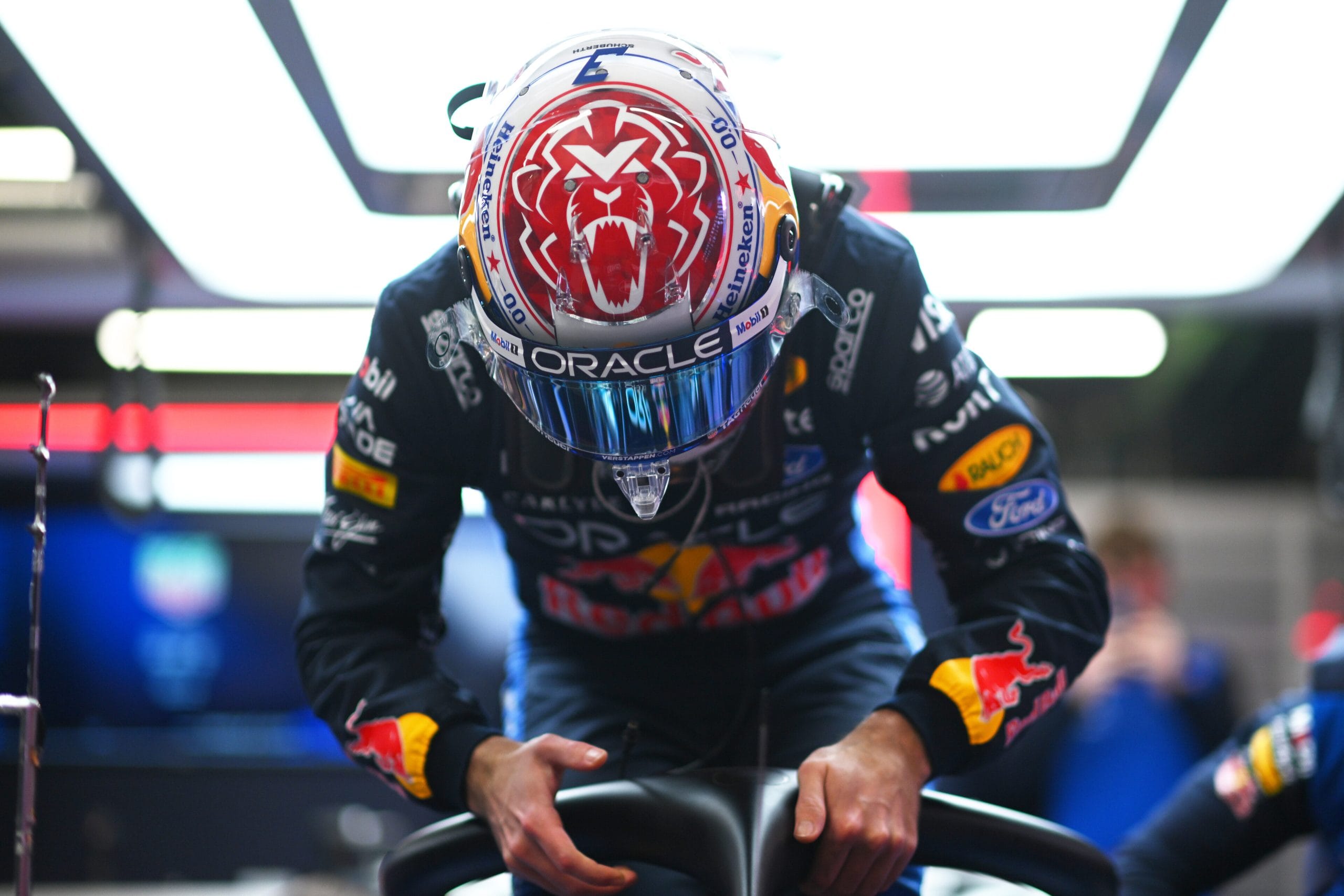 Verstappen draait flink aantal ronden tijdens ochtend in Bahrein
