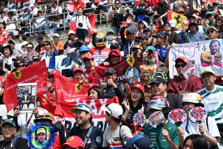 Start Japanse Grand Prix uitgesteld na crash in Porsche Carrera Cup voorprogramma