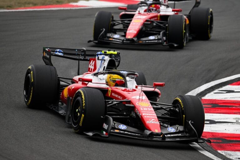 Leclerc: ‘Hamilton verdiende podium meer dan ik dit weekend’