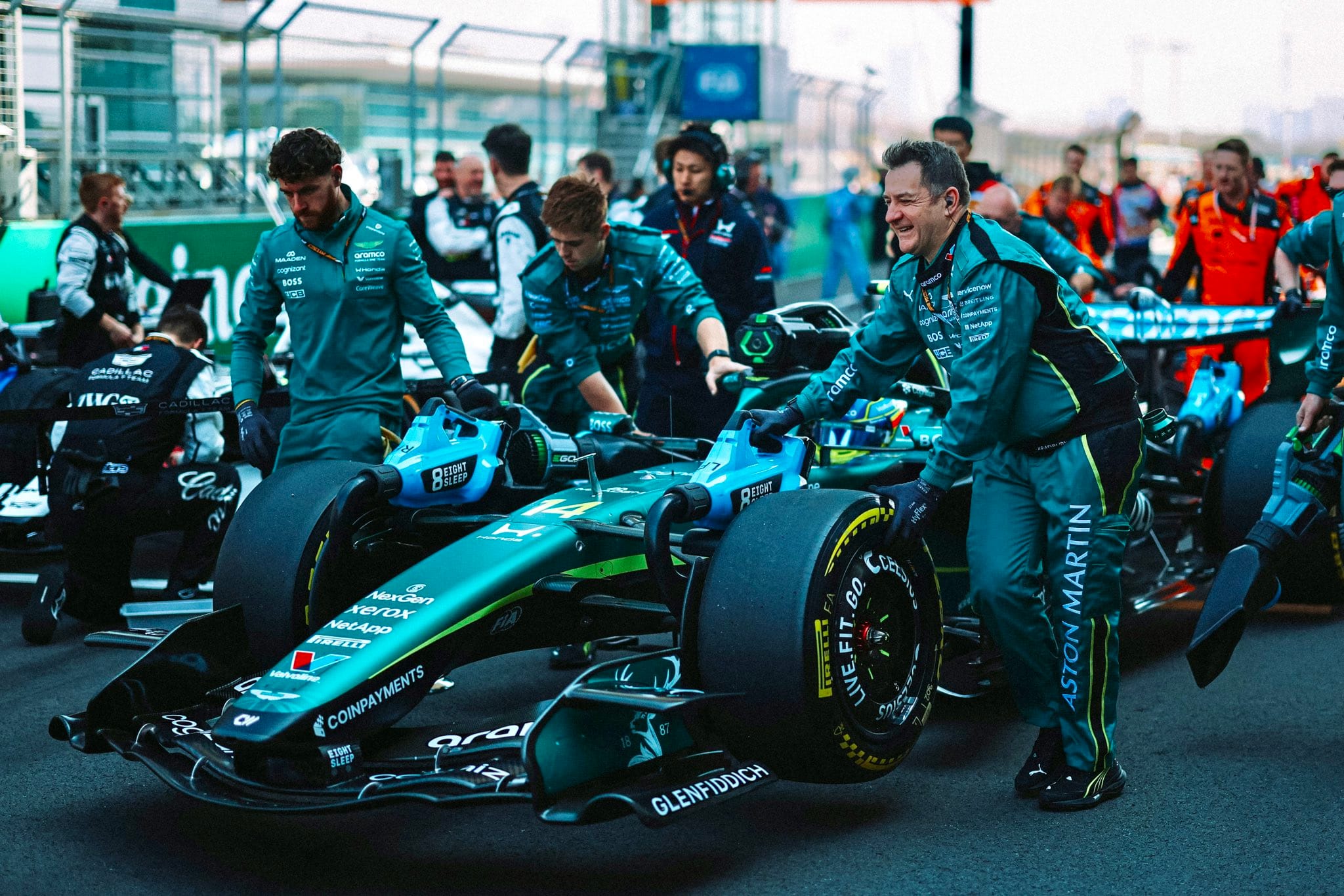 Alonso gaf op in China na verlies van gevoel in handen en voeten