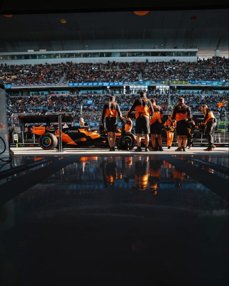 McLaren blijft met lege handen na dubbele uitval voor de start
