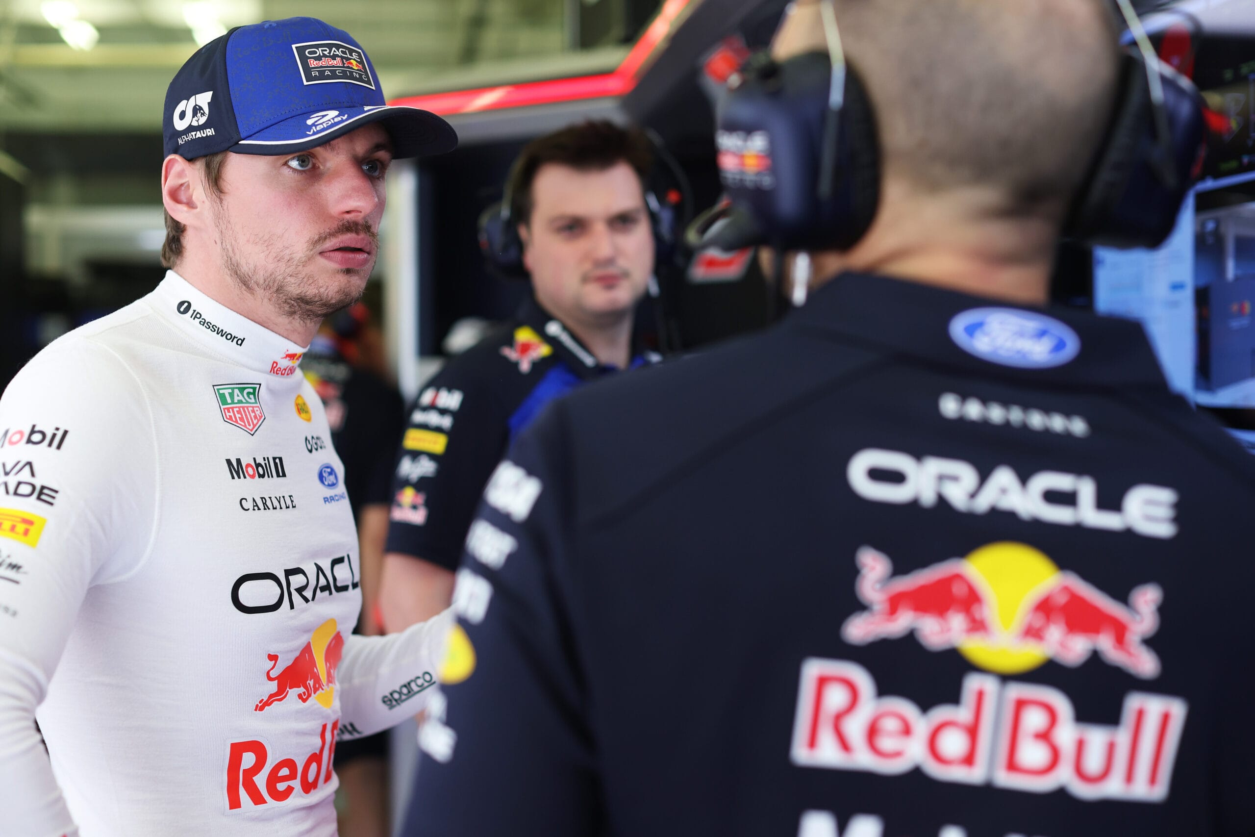 Verstappen onthult waarom hij niet altijd op de limiet rijdt