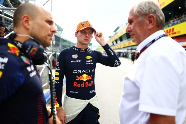 Marko vergelijkt Verstappen en Lambiase met oud echtpaar: ‘Dit doet Red Bull pijn’