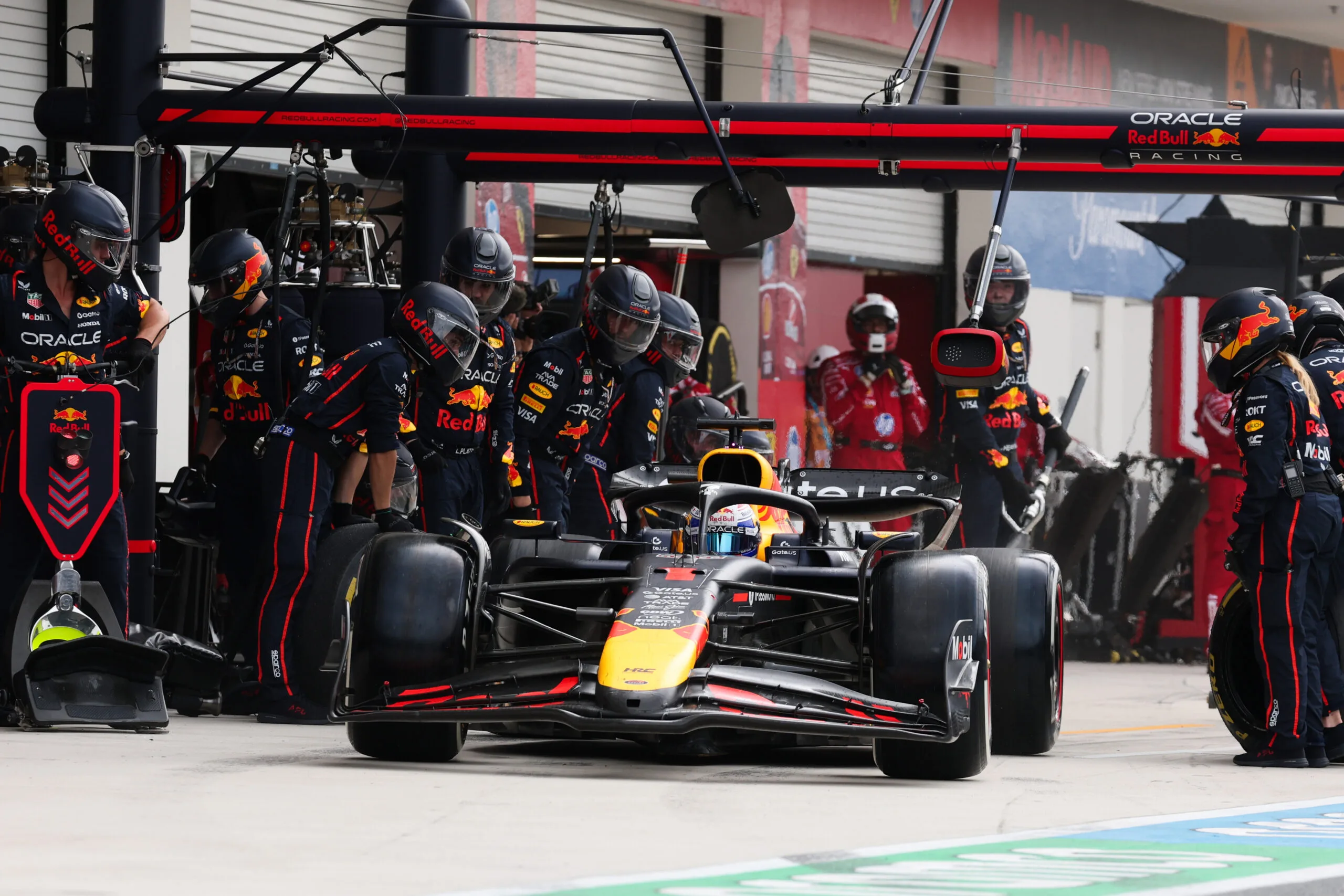 Max Verstappen en Red Bull Racing bereiden zich voor op de Grand Prix van Miami met een omvangrijk upgradepakket