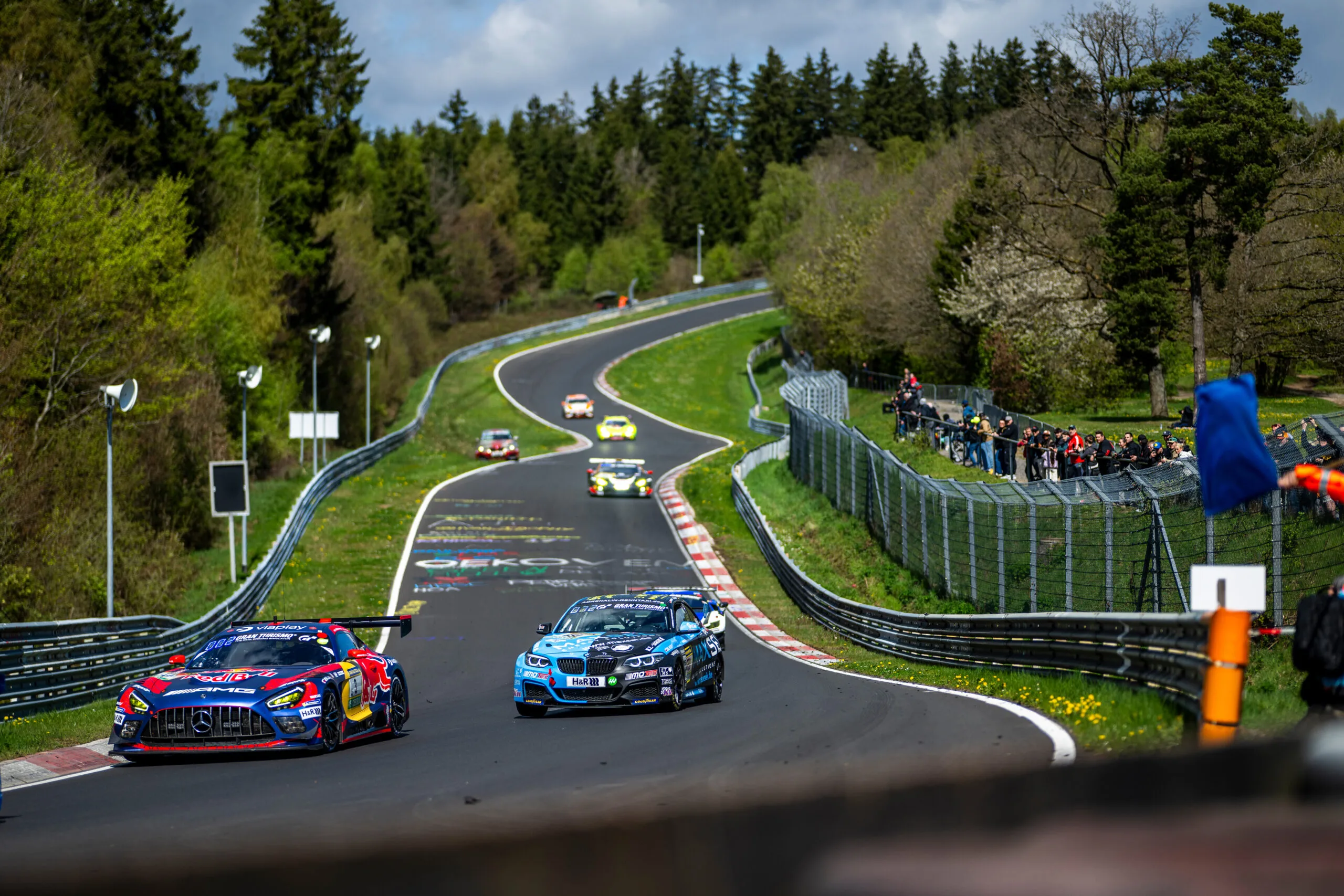 Max Verstappen rijdt in een GT3-bolide op de Nürburgring Nordschleife