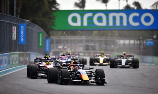 Gasly over de kop, Hadjar in de muur, Antonelli wint: het was een gekke Miami GP