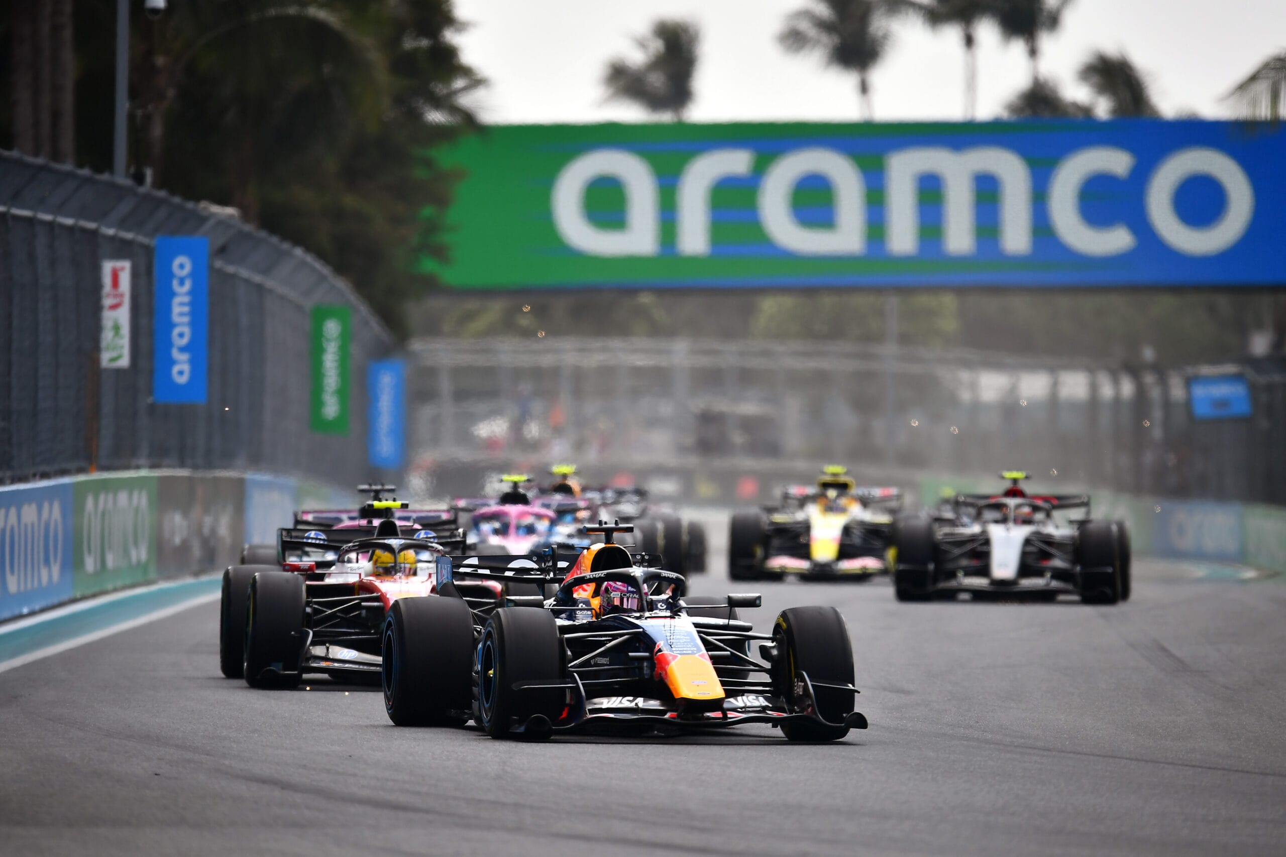 Kimi Antonelli wint de Grand Prix van Miami en pakt zijn derde overwinning op rij in het Formule 1-seizoen 2026