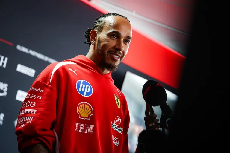 Brundle onthult: Hamilton heeft eenzijdige optie in Ferrari-contract voor 2028