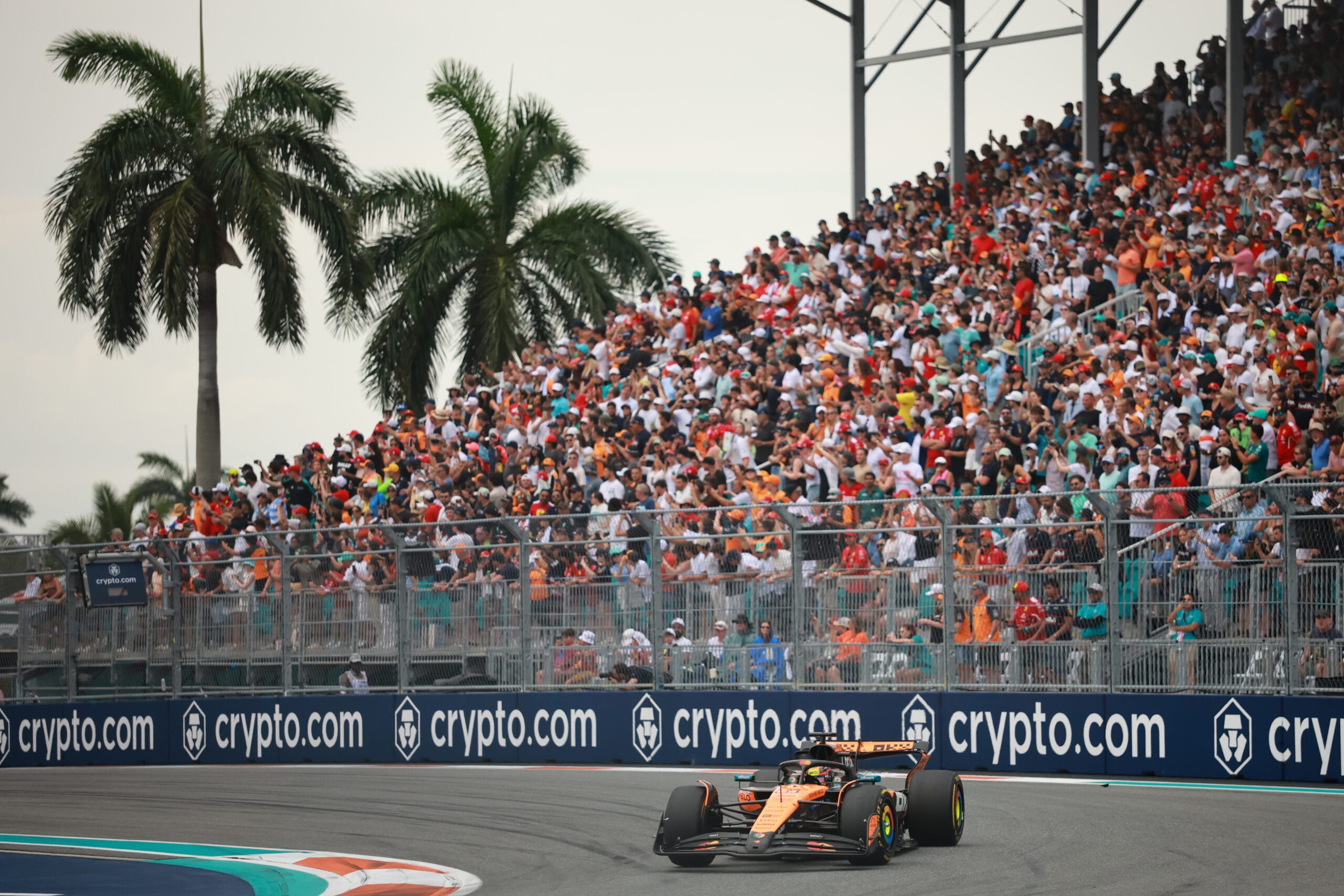 Lando Norris wint de sprintrace voor de Grand Prix van Miami in 2026
