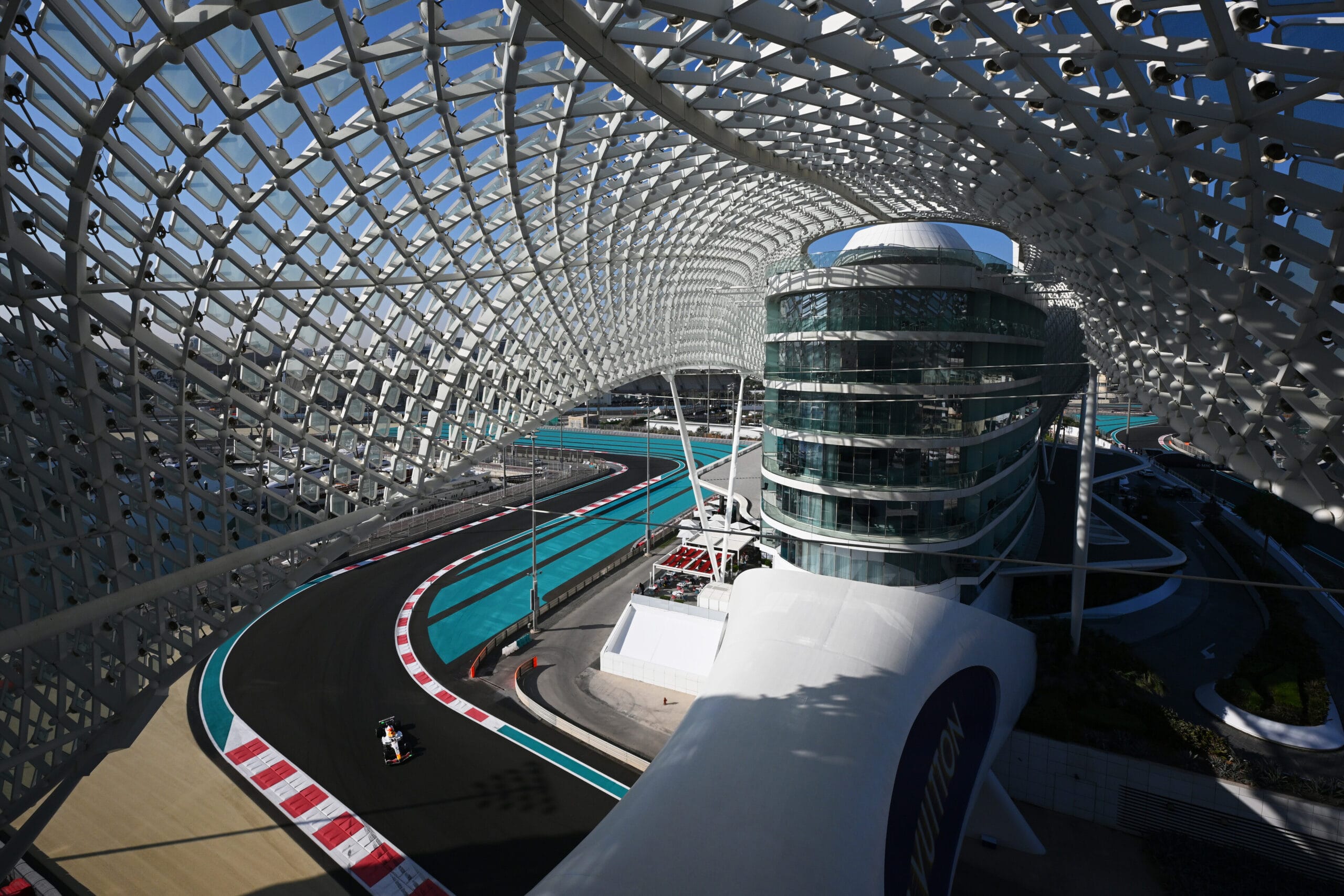 Stefano Domenicali bespreekt de situatie rond de F1-kalender van 2026 door uitgevallen Midden-Oosten races