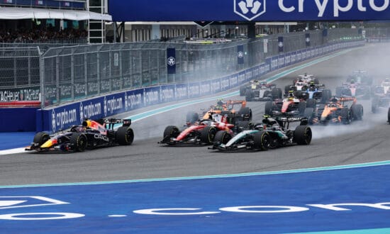 Verstappen onder vuur na duels in Miami: ‘Hij denkt dat hij alles kan maken’