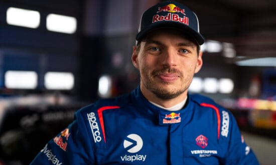 Vandaag exact 10 jaar geleden: Horner wilde Verstappen niet promoveren, maar hij won meteen de Grand Prix
