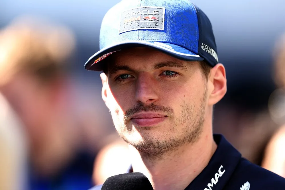 Verstappen haalt uit naar Montoya: 'Ik snap niet dat de F1 zulke types betaalt'